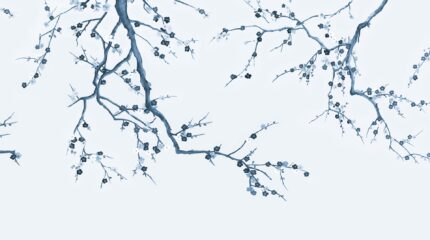 تصميم ورق حائط Musee يعرض نمط "Graceful Branches" بألوان متنوعة، ويتميز برسمة شرقية كلاسيكية لأغصان الأشجار وأزهار الربيع.
